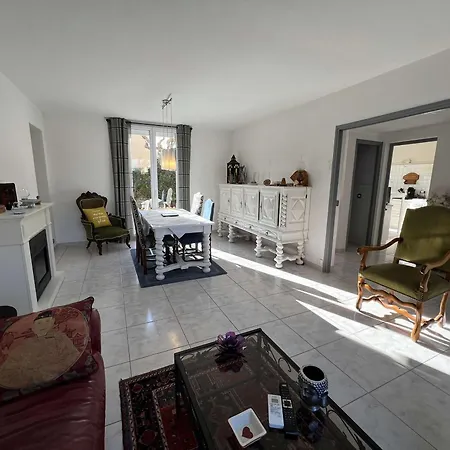 Holiday home Maison Centre-ville Avec Terrasse, 3 Chambres, Garage - - Fr-1-701-79 *