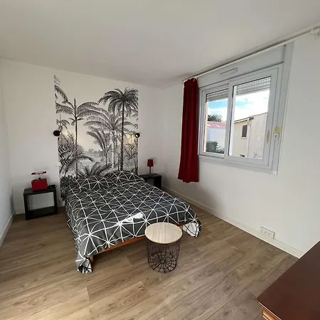 Maison Centre-ville Avec Terrasse, 3 Chambres, Garage - - Fr-1-701-79