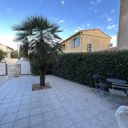 Holiday home Maison Centre-ville Avec Terrasse, 3 Chambres, Garage - - Fr-1-701-79