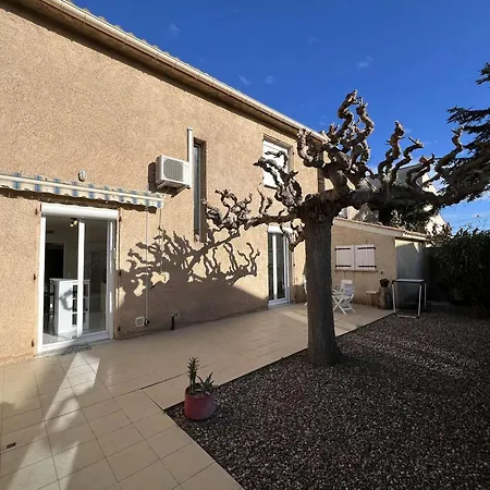 Holiday home Maison Centre-ville Avec Terrasse, 3 Chambres, Garage - - Fr-1-701-79 *